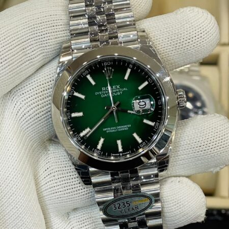 Rolex 124300 Oyster Perpetual 41 Green Dial