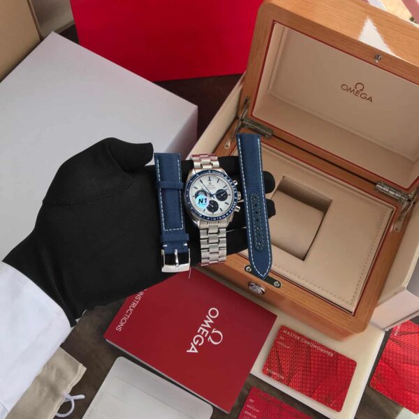 fc715511-d9d1-4592-a92e-ce5f3b0d4f28-compressed Omega Speedmaster Silver Snoopy Award 50 Anniversary Limited Swiss ETA Automatic Mens Watch