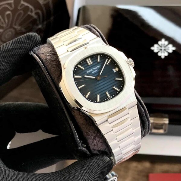 dbce5719-81ee-4c50-b978-25426a948a3f-compressed Patek Philippe Nautilus 5711/1R Superclone Automatic Mens Watch
